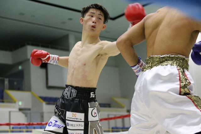 井上尚弥に憧れる19歳のボクサーと、長谷川穂積を育てた62歳のトレーナーの物語【連載・彼らの誇りと絆】（5回連載／第4回）