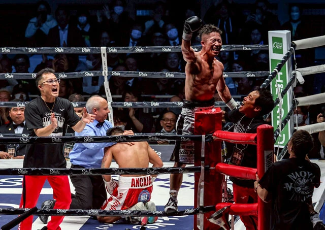 昨年2月24日のWBA世界バンタム級初防衛戦。9ラウンドに強敵ジェルウィン・アンカハスに右ボディ一閃、TKO勝利を飾った。井上拓真が王座に返り咲くか、注目が集まる