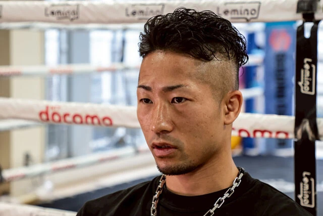 22戦20勝のうち15勝が3‐0の判定勝ちとは思えないキレイな顔。いかに相手に打たれずに打っているかがわかる