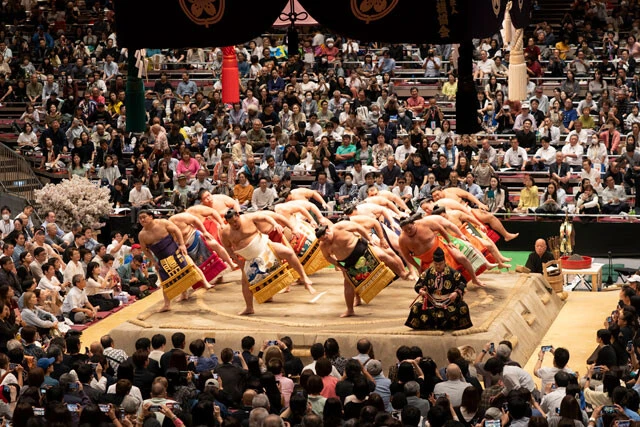 平安時代の「古式大相撲」が復活！　相撲の歴史が詰まった100周年イベントを現地レポート