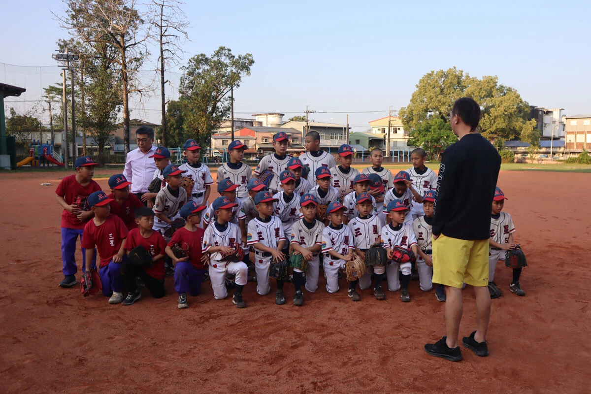 台湾北東部に位置する野球の名門校・三星国小野球部の面々