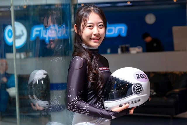 キュートな女子高生があの競技のギネス記録保持者！　"インドアスカイダイビング"って何？