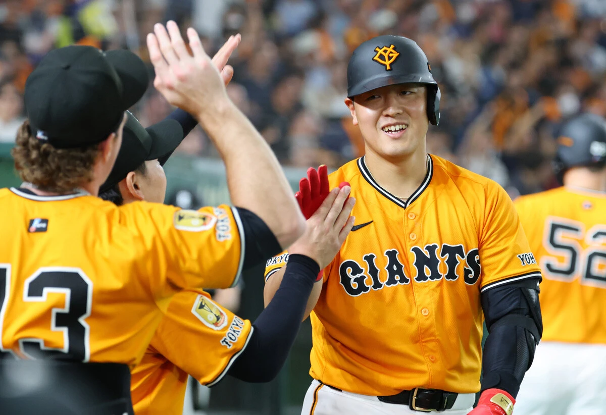 8月に1軍復帰し、ブランクを感じさせない打棒でチームを引っ張る巨人・岡本