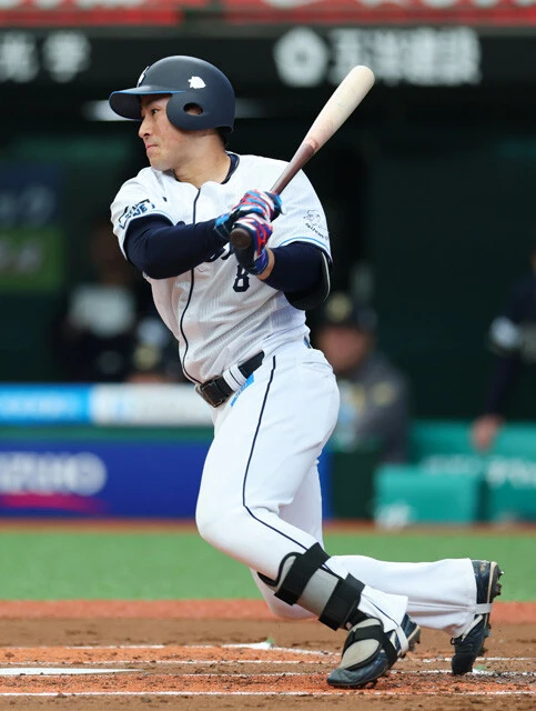 4月には6試合連続マルチ安打を記録した西武・渡部。「アーチ連発で頼もしい」(お股ニキ氏)