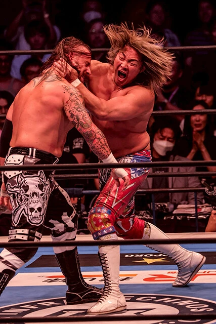 2025年7月25日、東京・大田区体育館での試合で豪快なエルボーを決め存在感を示す棚橋