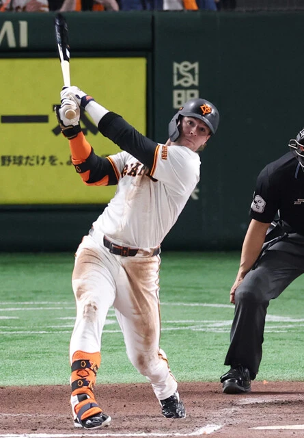 巨人の不動の4番・岡本がケガで離脱する中、打線の中軸を担うキャベッジ。守備、走塁も全力なのが高評価