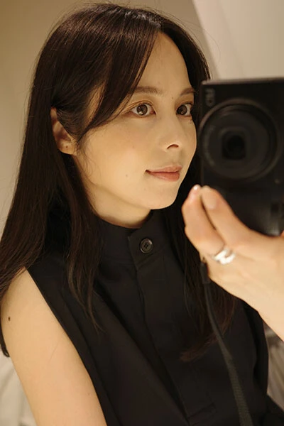 球場で大汗をかくため、煩わしさから解放されるために前髪を伸ばしている山本です。