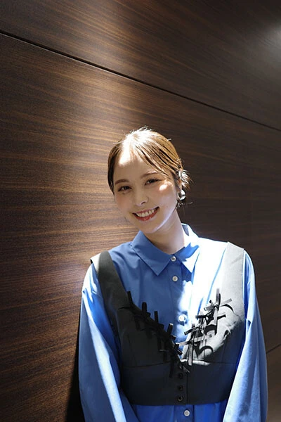 すっかり暑くなってしまいましたね......。汗をたくさんかくので、最近は前髪を伸ばしています。