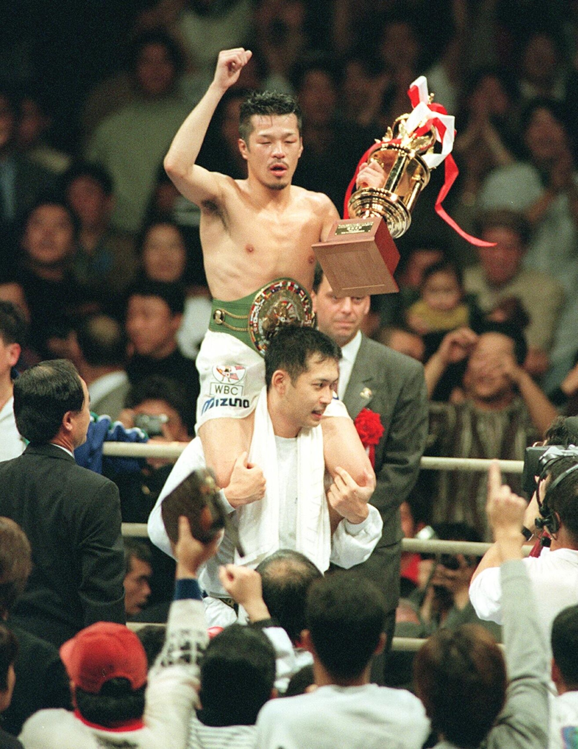 90年代に活躍した日本ボクシング界のカリスマ・辰吉丈一郎。世界戦は通算５勝６敗だが、戦績だけでは語れない魅力あるボクサーだった（写真／産経新聞社提供）