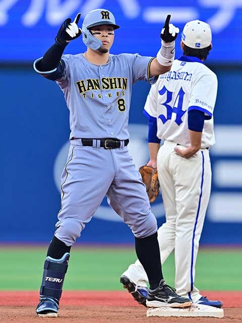 打率.315、37本塁打、100打点とすべてリーグトップの数字を残している佐藤。三冠王目前だ
