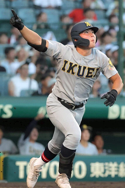 田山纏（仙台育英・宮城）「いいパンチ力をしていて、肩も強いし、華がある」と評された外野手