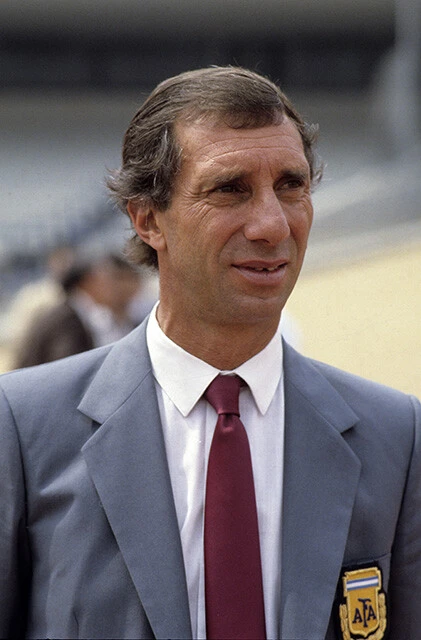 1986年大会でアルゼンチンを率いたビラルド監督