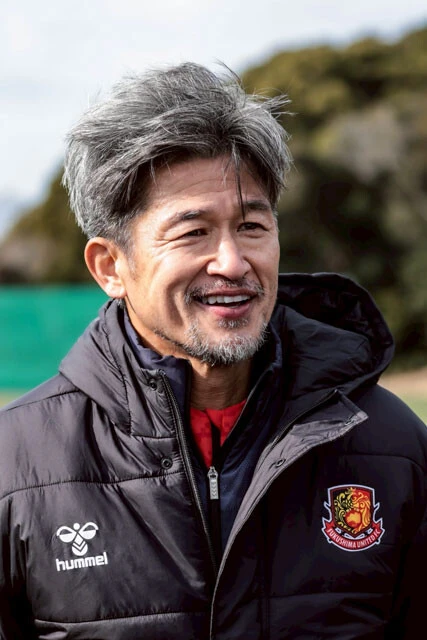 新しい環境の素晴らしさに笑顔を見せるカズ