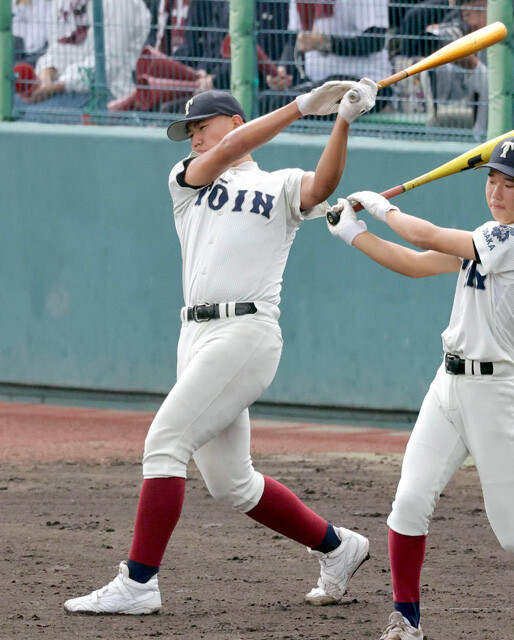 日本球界屈指のスラッガー、西武の中村剛也を父に持つ大阪桐蔭の中村勇斗。センバツで飛躍のきっかけをつかめるか