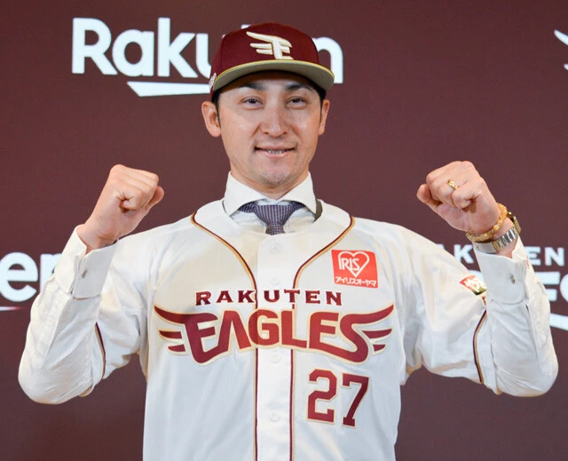 DeNAから楽天へ移籍した伊藤。「双方にとってメリットのある移籍と言えます」（お股ニキ氏）