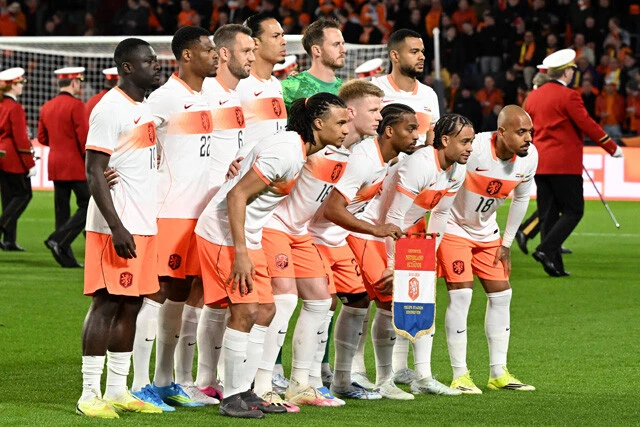 日本はこれまでオランダに対し1分け2敗と勝ち星がない。ファン・ダイクをはじめとするフィジカルが武器の選手をどう崩すかが重要だ（写真／AFP／アフロ）