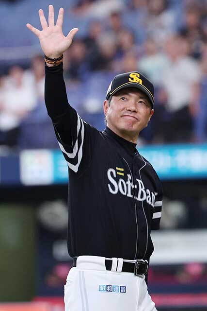 就任3年目でリーグ3連覇へ導いた小久保裕紀監督。南海時代以来60年ぶりの快挙達成だ