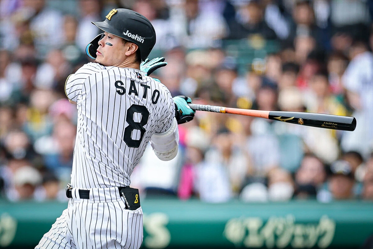 阪神の主砲、佐藤輝明選手。打率は驚異の.381。「打率だけ1割以上一気に引き上げるケースは記憶にありません」（お股ニキ氏）