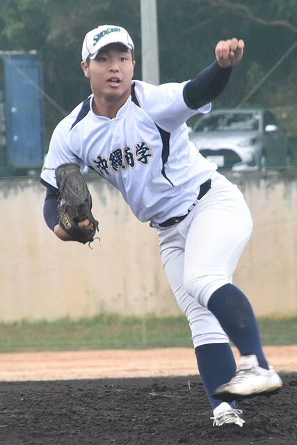 末吉良丞（沖縄尚学）昨夏に2年生ながら、同校を甲子園優勝に導いたサウスポー。不振からの脱却なるか