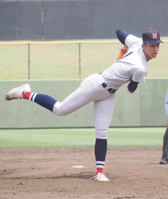 織田翔希（横浜・神奈川）身長186㎝、体重80㎏のスリムな体つきながら、最速は157キロを誇る