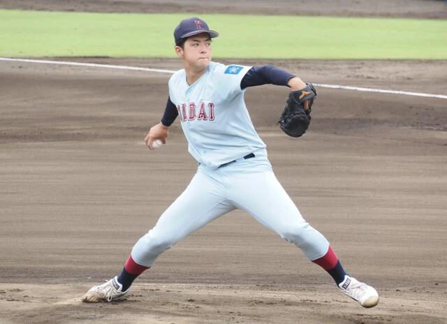 近畿大の宮原は、最速154キロの球威あるストレートが魅力の右腕。今夏には大学日本代表としてもマウンドに立った