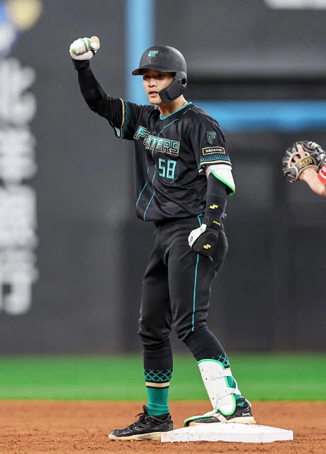 奈良間大己（日本ハム／内野手）　内野全ポジションをこなすユーティリティ選手。今季は打撃の進化が目覚ましい