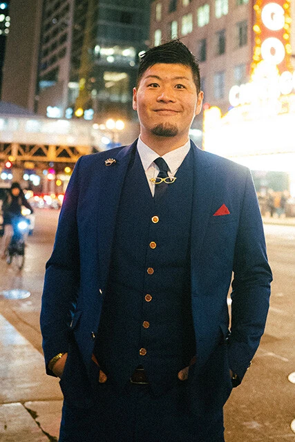 アメリカ・シカゴで活動する日本人スタンダップコメディアン・Saku YANAGAWA氏