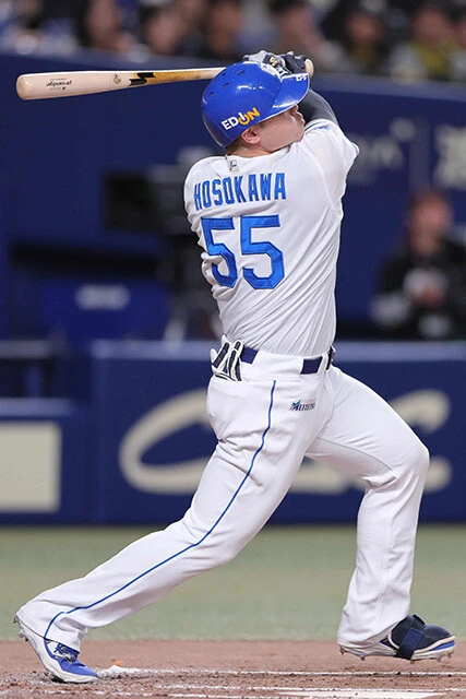 オープン戦では軽く振って左右に本塁打を放ちどこまで数字を伸ばすか楽しみな中日・細川