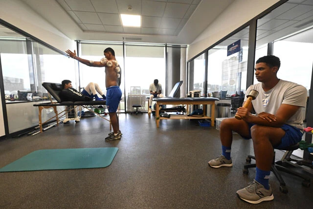 アカデミーに所属しているのは各球団30～70人ほどで、そこからメジャーに昇格できるのはわずか2～3％というかなり狭き門である