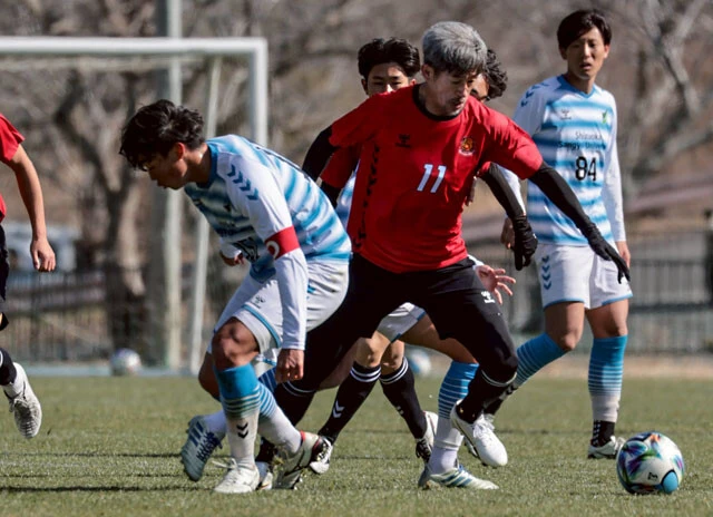 執拗にマークにつく相手を股抜きでサラリとかわす