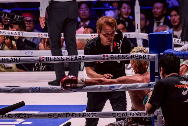 天心のアイデンティティも覆し、この試合からインターバルでイスに座らせた葛西トレーナー