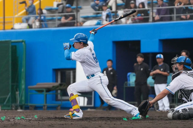 紅白戦では捕手から中堅へ守備位置変更した田宮