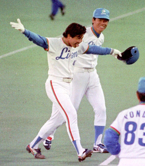 【日本シリーズ第5戦、起死回生のサヨナラ打】工藤公康（西武／1986.10.23 vs広島）　初戦引き分けの後、3連敗と追い込まれた西武。第5戦、同点の延長12回1死二塁の場面で、10回からリリーフ登板していた工藤が津田恒実からサヨナラヒット。息を吹き返した西武は4連勝で逆転日本一。日本シリーズのDH制採用が隔年だった時代が生んだドラマ！