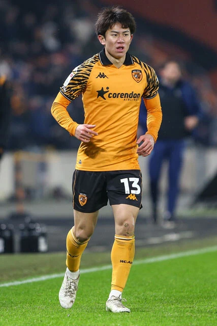 今冬、英国2部の強豪クラブへ移籍した平河。「森保ジャパンが基準として求める連続での守備もやり切れる」（レオザ氏）