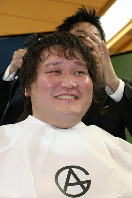 元横綱・照ノ富士が堂々引退！　白鵬はじめ、各界の著名人が駆け付けた断髪式の様子を現地レポート