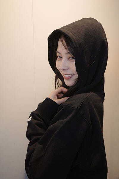 多少の雨ならフードでどうにかしたい派の山本です。