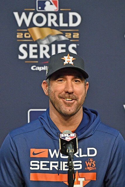 アストロズ時代の2022年、トミー・ジョン手術明けの39歳で復活を果たし、自身3度目のサイ・ヤング賞を受賞したバーランダー（タイガース）