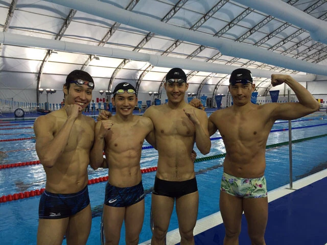 2016年リオデジャネイロ五輪、4×200mリレーのメンバーと本番前の練習中に撮った1枚。向かって左から、萩野公介、江原騎士、小堀勇氣、松田丈志