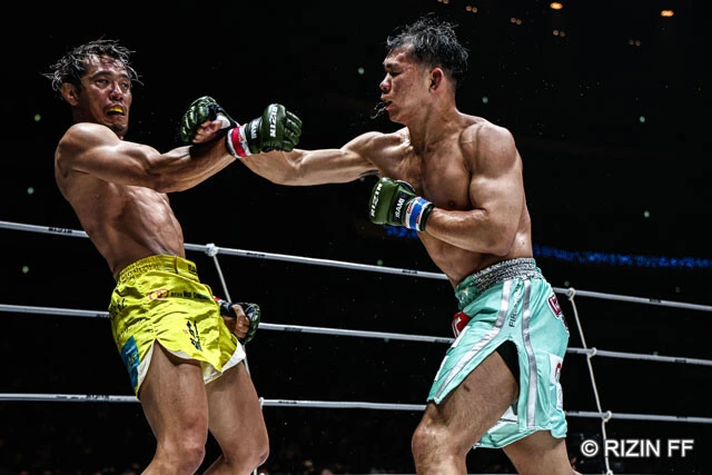 『超RIZIN.4真夏の喧嘩祭り』（2025年7月27日／さいたまスーパーアリーナ）におけるYAーMAN vs金原正徳戦（写真提供／RIZIN）