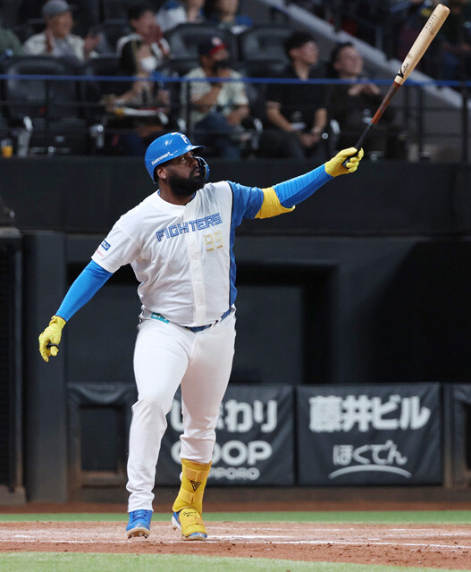 昨季、パ・リーグで本塁打と打点の2冠に輝いたレイエス。NPB屈指の助っ人外国人だ