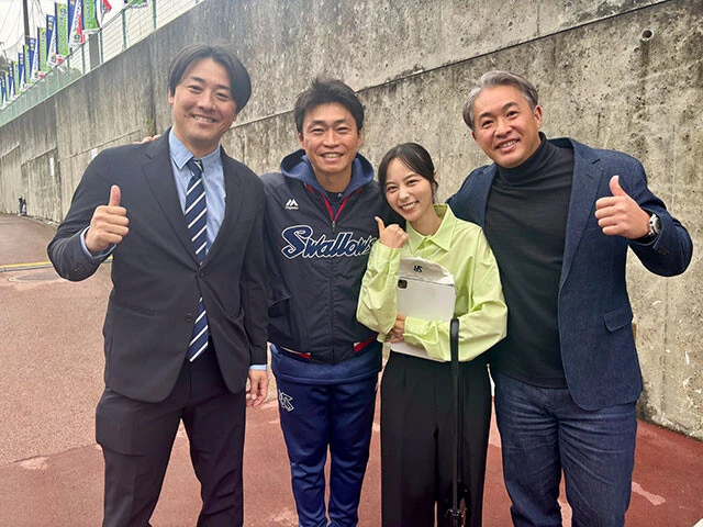 荒木貴裕さん、青木宣親さん、五十嵐亮太さんとのスペシャルすぎるオフショットです。待ち受けにしようかな…