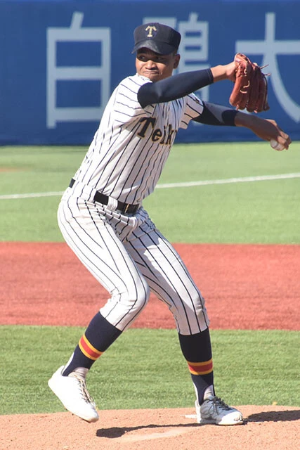 仁禮パスカルジュニア（帝京・東京）ナイジェリア人の父を持つ大型左腕だが、球速は常時120キロ台で変則投法を駆使する