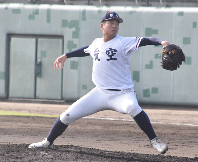 日本航空石川の保西は投手志向が強いが、今年に入って打者として開花。恵まれた体格を生かした打球で会場を沸かす