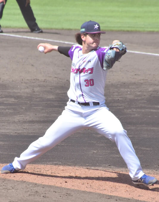 川平真也（茨城アストロプラネッツ）　187cm、95kgの体躯から最速154キロを投げ込む。父はアメリカ人