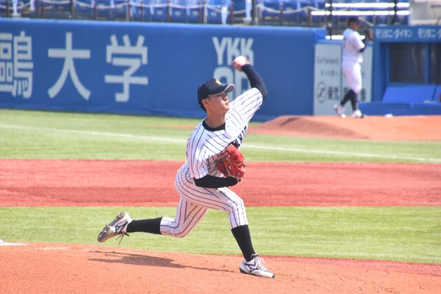 立教大の斎藤は、高校3年時に夏の甲子園で優勝した左腕。肘の手術を乗り越えてエースに成長した