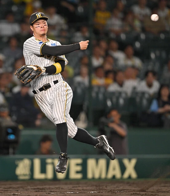 昨季は三塁手でゴールデングラブ賞を初受賞。WBCでは右翼も守るなどユーティリティ性も高い