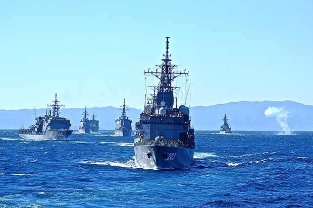 海自が保有する艦艇は137隻。一方、中国海軍の艦艇は合計891隻と、数の上では多勢に無勢。ただし米軍も含めたネットワーク化は海自の大きな武器だ(撮影/世良光弘)