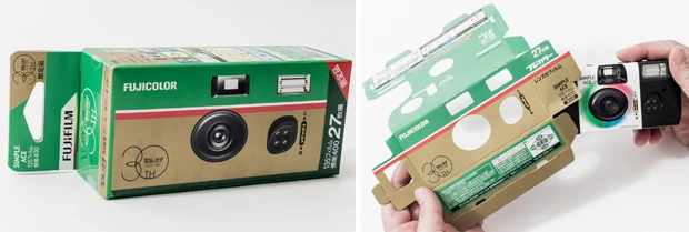 【左】パッケージもイイ雰囲気♪　３０周年記念キーホルダーと歴代「写ルンです」が紹介された小冊子が封入される【右】実は、この「写ルンです」も組み立て式。最新モデルに、紙製の初代デザインのカバーを装着して完成。このチープ感もたまりません！