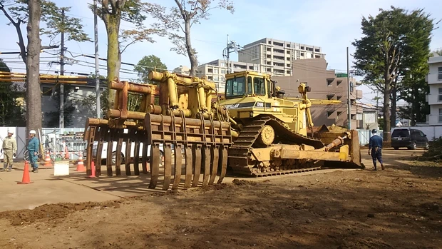 移植用重機(写真提供/東武緑地)