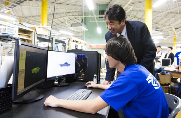 3DCADを使い車両を設計する。車両の開発は学生たちが中心で行い、木村教授はそれをサポートする立場だ